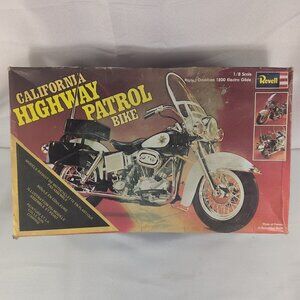 Revell 1976 California Highway Patrol Bike Harley Davidson 1200 Electra 1/8